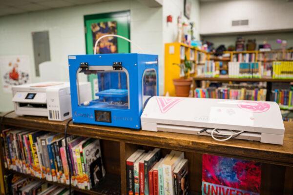 Fox Point Library - Equipo MakerSpace