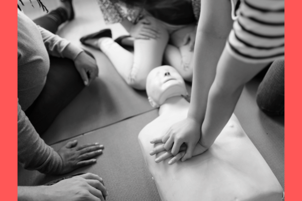 CPR training hands only (1500 x 1000 px) (1)
