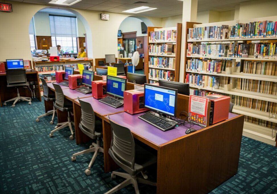Olneyville Library - Adult Computer Lab